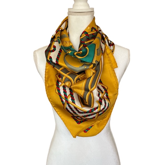 Gorgeous Italian Silk Scarf - Picture 2 of 8